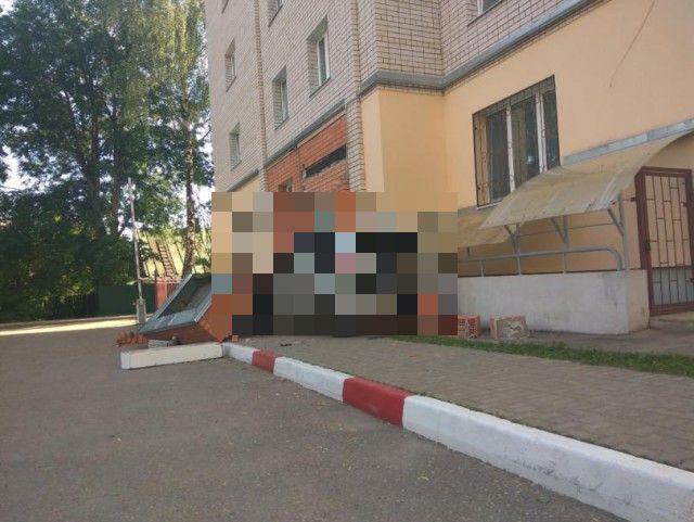 Последствия одной аварии в Смоленске (4 фото)
