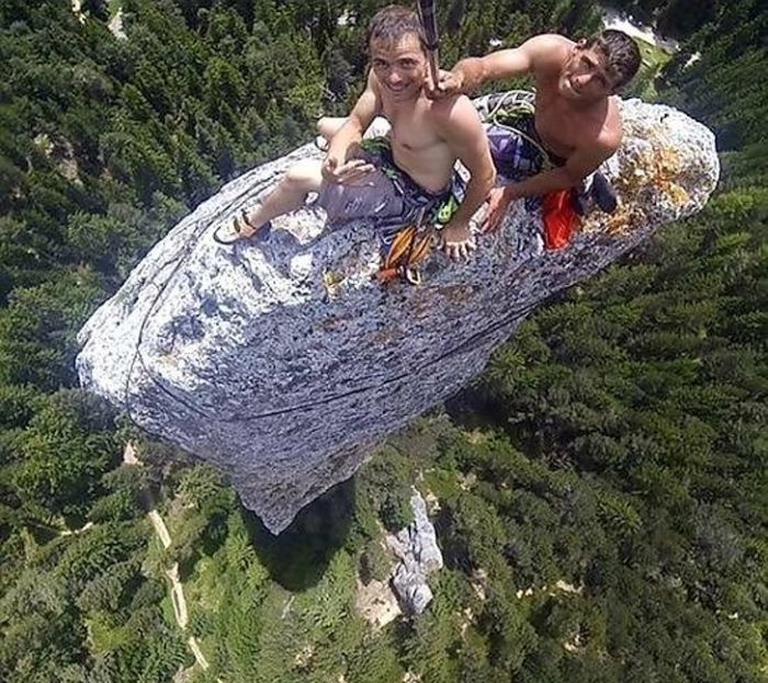 Почему женщины живут дольше мужчин (21 фото)