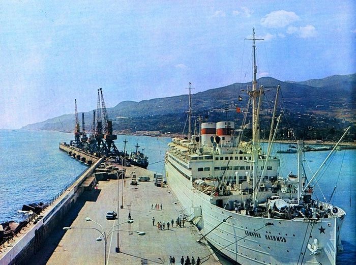 Крушение пассажирского парохода "Адмирал Нахимов" (44 фото)