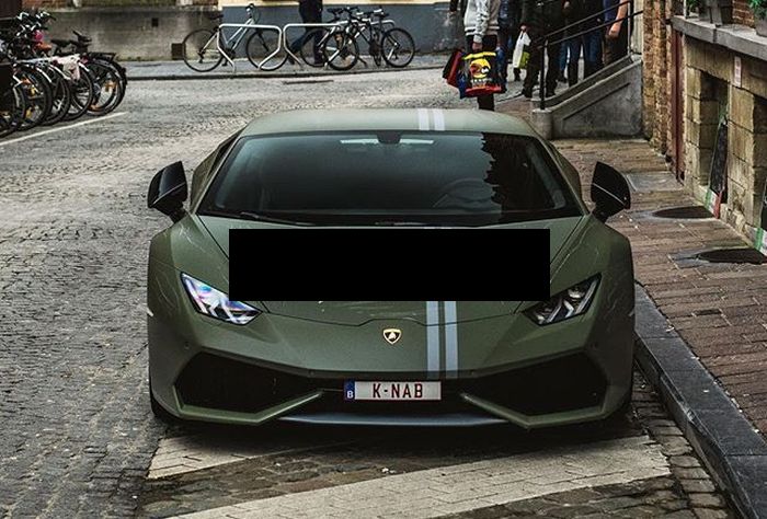 Вандалы повредили суперкар Lamborghini за 280 000 евро (4 фото)