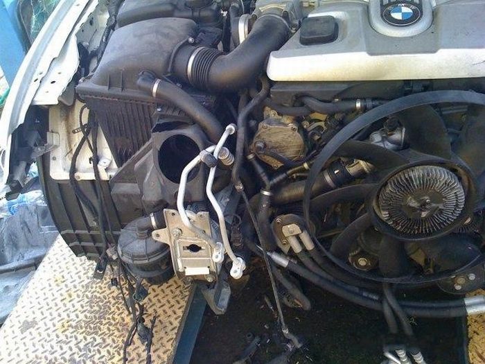 Возвращение к жизни элитного BMW (21 фото)