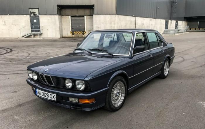 BMW 535i E28 "Акула": таких уже не делают (20 фото)