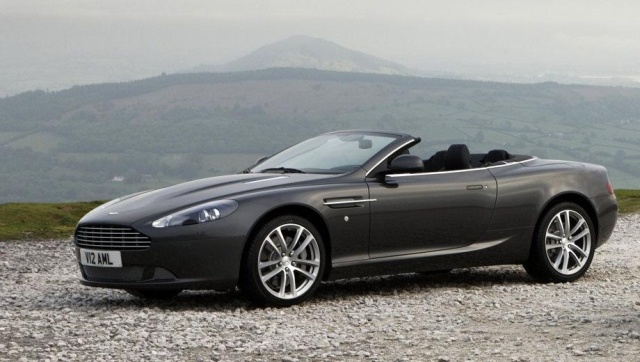 Стоимость ремонта Aston Martin после несильного удара в бок (3 фото)