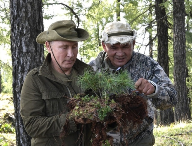 Фотожабы: Владимир Путин отдыхает на природе (15 фото)