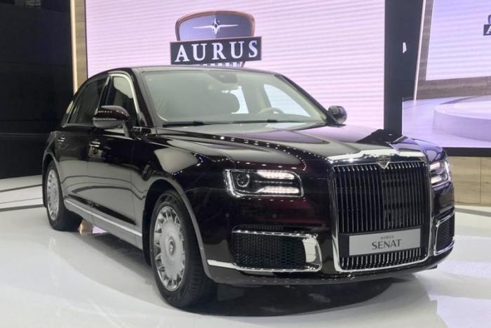 Выставка российских люксовых автомобилей произвела фурор (7 фото)