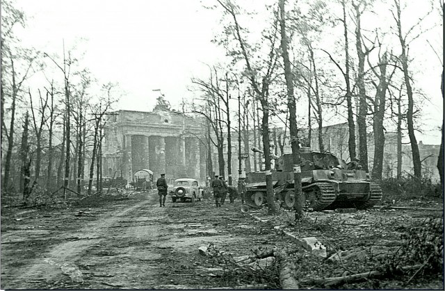 Интересные архивные фотографии: Берлин 1945 года (38 фото)
