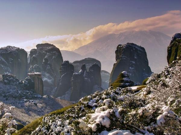 Пять самых недоступных монастырей мира (27 фото)