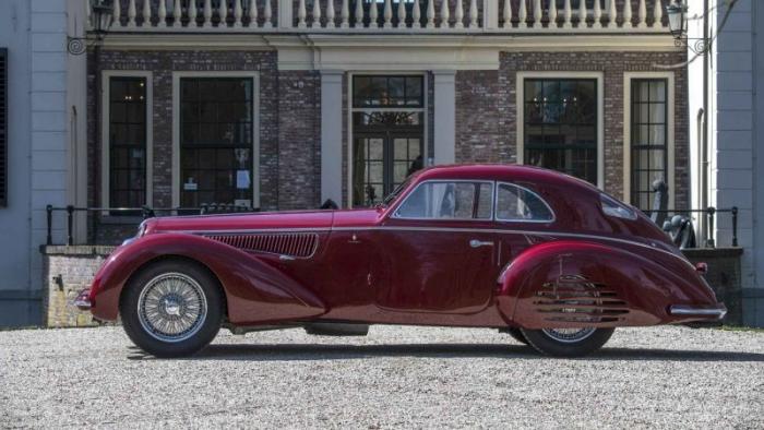 Alfa Romeo 8C 2900B Touring Berlinetta:   (4 )