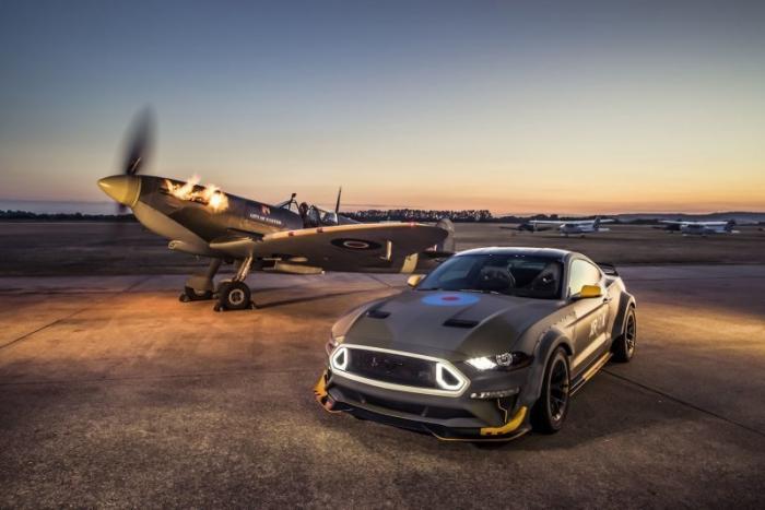 Mustang в честь Spitfire: как Ford помогает молодым лётчикам (19 фото)