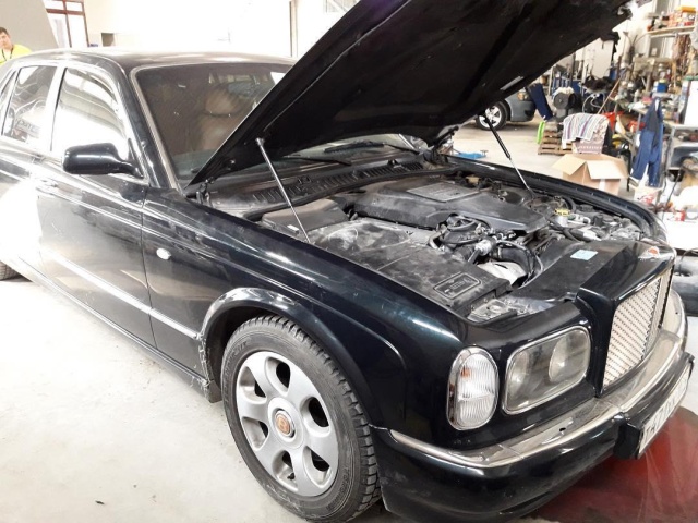 Роскошный Bentley на газу: теперь вы видели всё (6 фото)