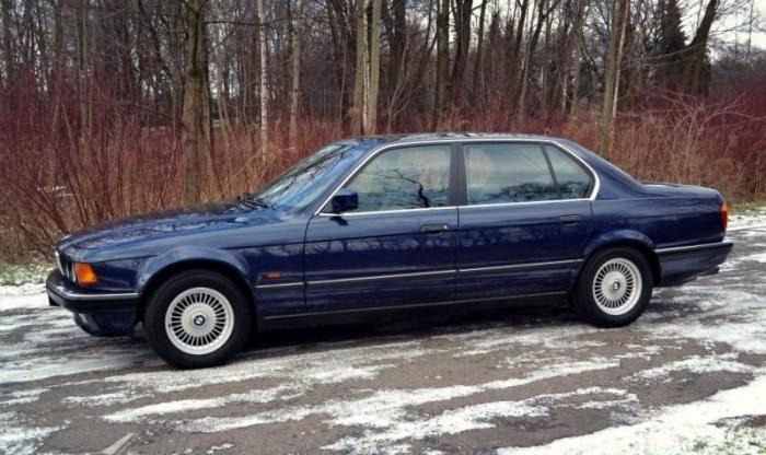 BMW E32 750iL HighLine - ультра-роскошный флагман из 80-х (11 фото)