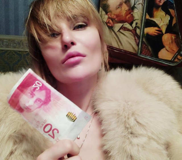 Алиса Аугенблик о том, сколько "должен" зарабатывать мужчина (2 фото)
