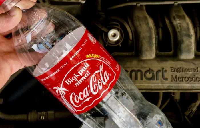 Польза Coca-Cola для двигателя автомобиля (5 фото)