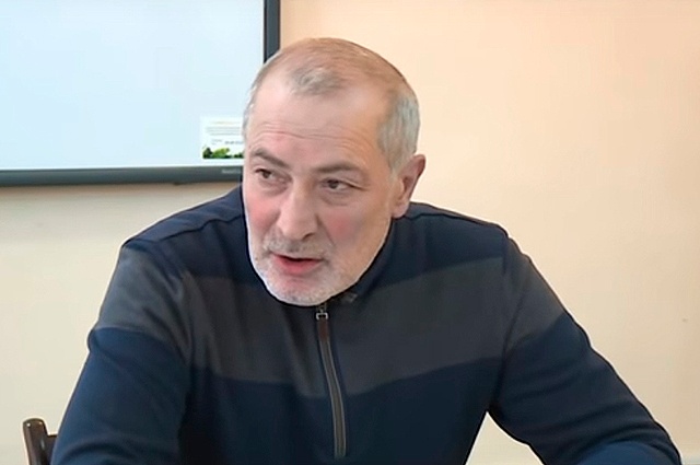 Виталий Калоев, убивший авиадиспетчера, вновь стал отцом (5 фото)