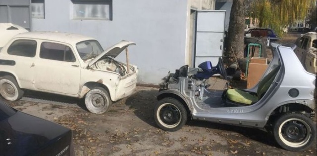 Уникальный ЗАЗ-965A на шасси от автомобиля Smart (8 фото)