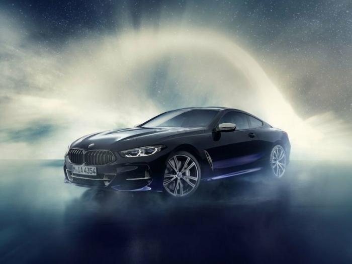 BMW 8 Series с кусками метеорита (14 фото)