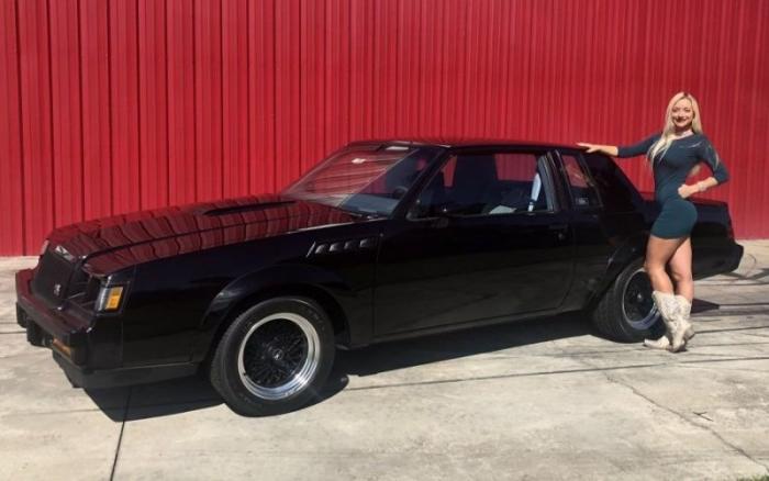 Культовый Buick GNX без пробега продадут на аукционе (19 фото)