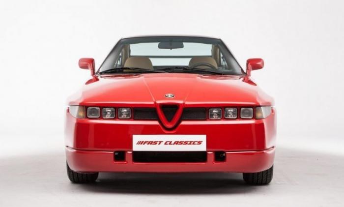 Кто-нибудь знает где запасное колесо у Alfa Romeo SZ? (11 фото)