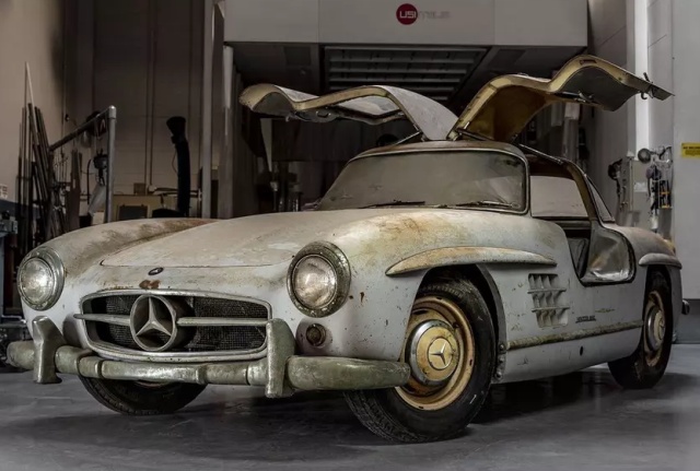 Уникальный Mercedes-Benz 300SL Gullwing, которому 60 лет (8 фото)