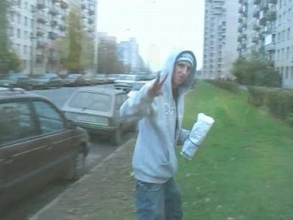 Не повезло девушке (13 фото)