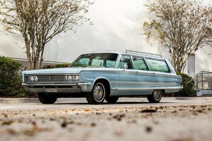 Классический универсал Chrysler Town & Country 1966 (30 фото)