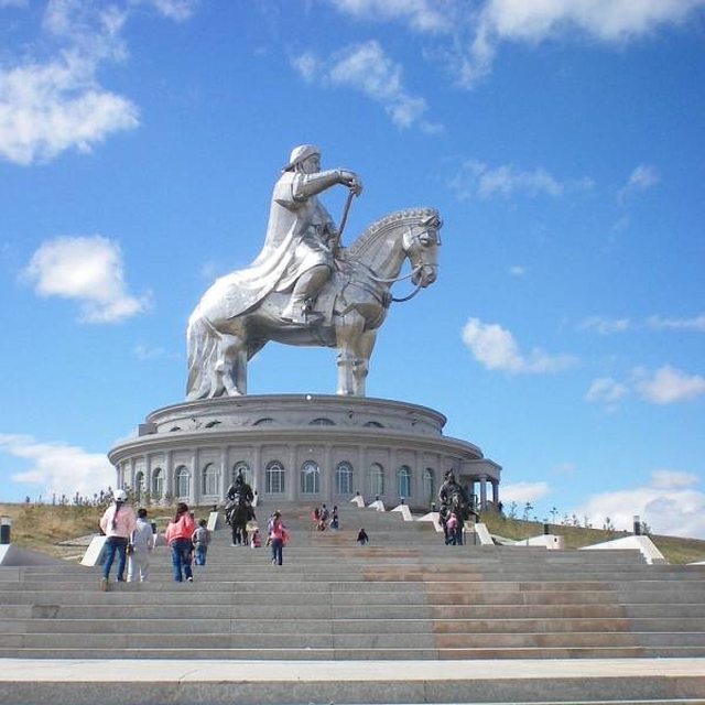 Удивительные скульптуры со всего мира (22 фото)