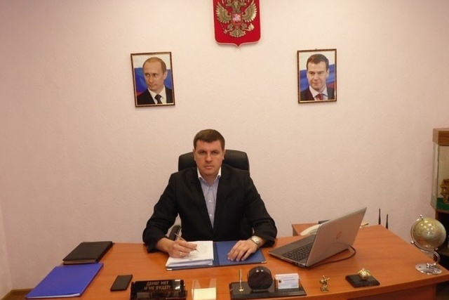 "Пасхалка" на официальном фото Александра Зотова (2 фото)