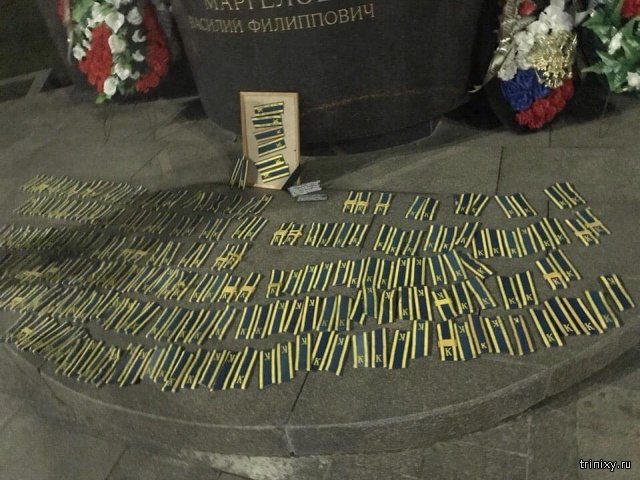 Рязанские курсанты-десантники выложили погоны (4 фото)