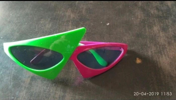 Мужчина заказал на AliExpress брутальные очки (3 фото)