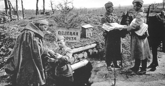 Почему письма с фронта были в виде треугольника без конверта (6 фото)