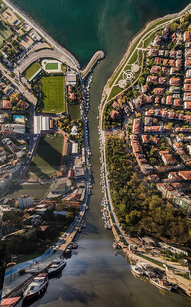 Удивительное зрелище: турецкий фотограф "сгибает" города (15 фото)