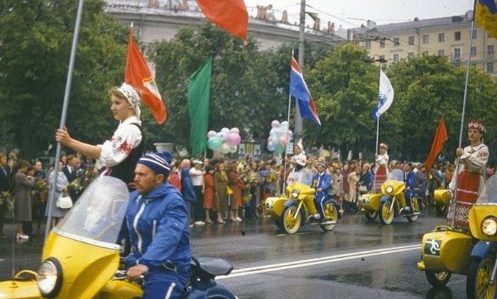 Советские будни в фотографиях (24 фото) Советские будни в фотографиях (24 фото)