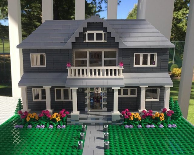 Дизайнер делает потрясающие дома из LEGO Дизайнер делает потрясающие дома из LEGO