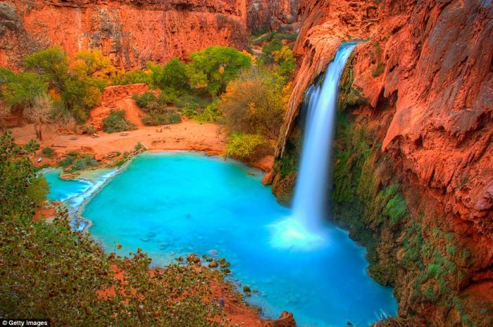 10 красивейших мест на Земле, ещё не испорченных толпами туристов (10 фото)