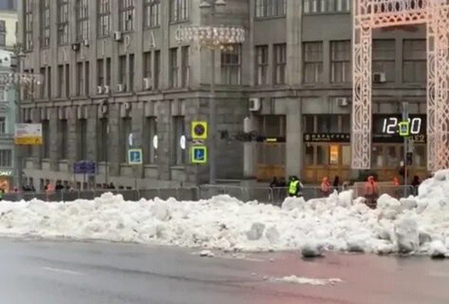 Посмотрите, что москвичи обнаружили в центре столицы (7 фото)