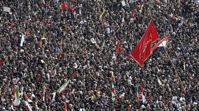 Во время похорон генерала Касема Сулеймани погибло 50 человек (фото)