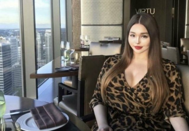 Девушки, не знающие меры при работе в "Фотошопе" (15 фото)