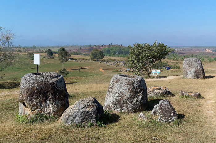 «Долина каменных кувшинов» в Лаосе (8 фото)