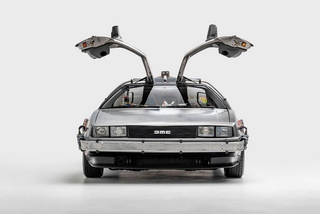 DeLorean     DMC-12 (3 )