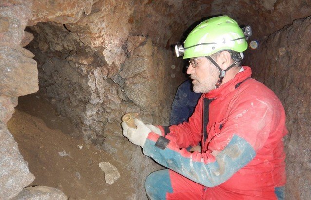 Под Помпеями нашли сеть древних тоннелей (8 фото)