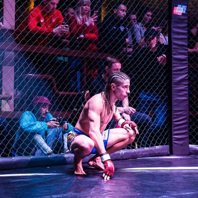 Боец MMA из России Михаил Коробков лишился пояса из-за песни (4 фото)