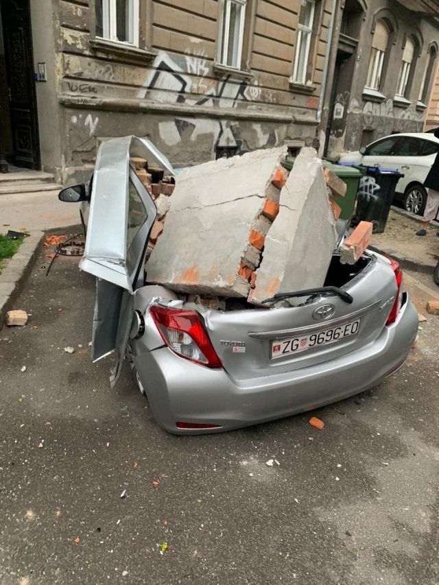В Хорватии произошло два сильных землетрясение магнитудой 5,4(15 фото)