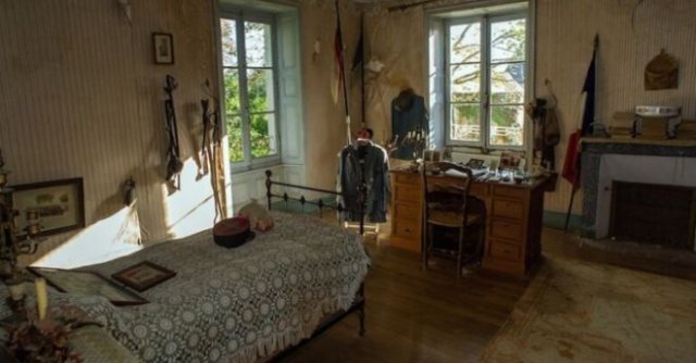 Застывшая спальня солдата, погибшего в Мировой войне (12 фото)