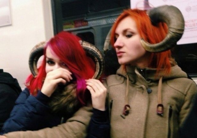Модники в метрополитене (25 фото)
