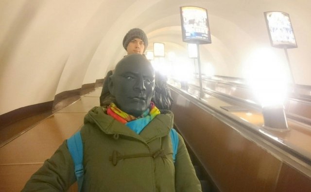 Модники в метрополитене (25 фото)