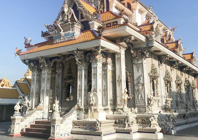 "Храм Бекхема" - одно из самых религиозных зданий в мире (14 фото)