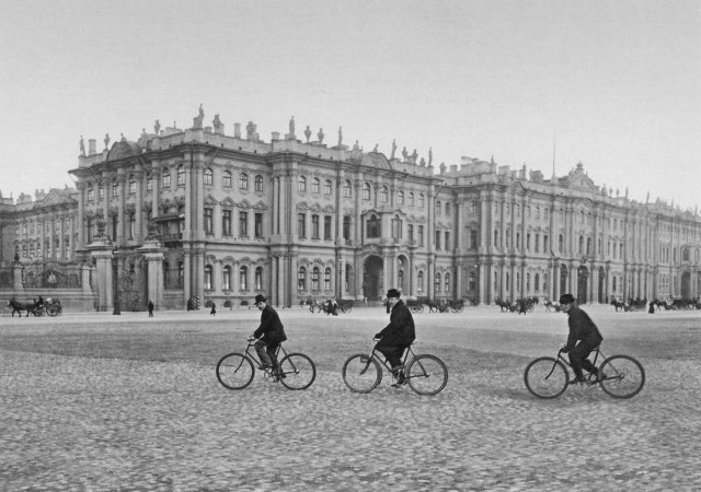 Люди на улицах Петербурга в начале ХХ века (13 фото)