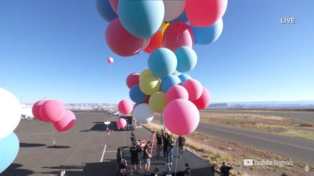 Великий иллюзионист поднялся на высоту 7300 метров (8 фото)