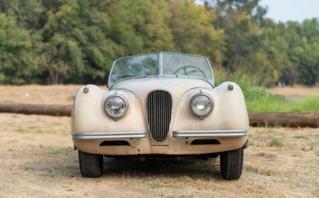 Jaguar XK120 1954 года, десятилетие простоявший в гараже (17 фото)
