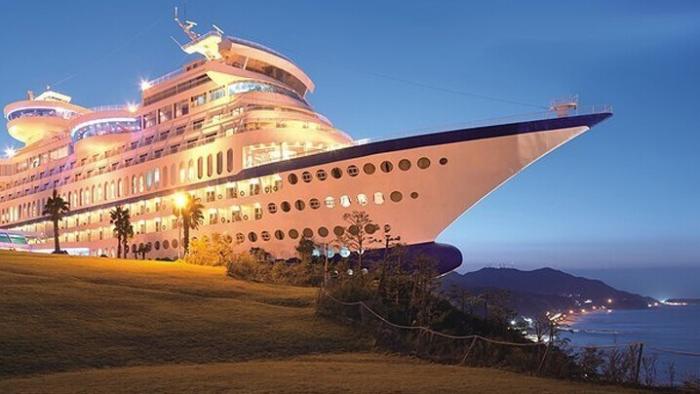  Sun Cruise Resort,     (3 )